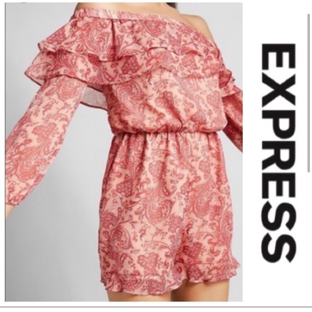 Women's size medium express paisley‎ off shoulder ruffle romper